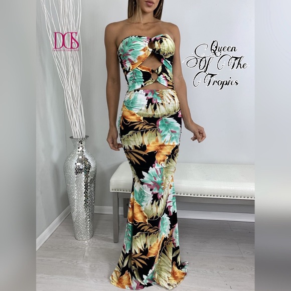 Dollhouse Dress Shop Dresses & Skirts - Queen Of The Tropics - Tropical Print Maxi Dress